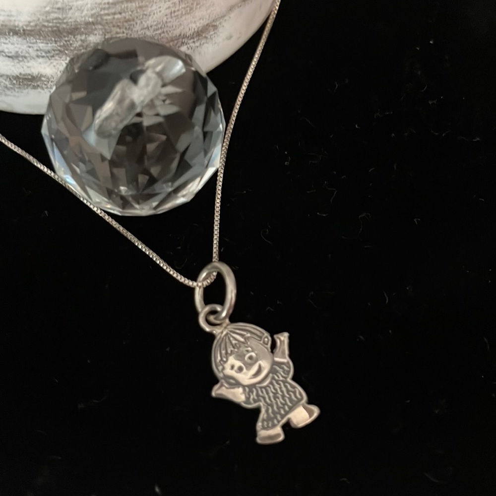 Cute little Boy Charm 950 Sterling Silver & Chain Necklace 925. Made in Peru.